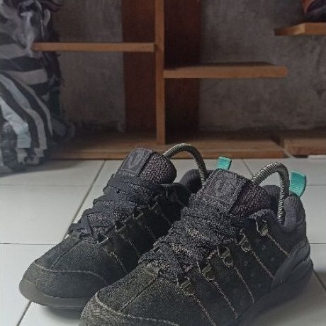 sepatu outdoor blackyak