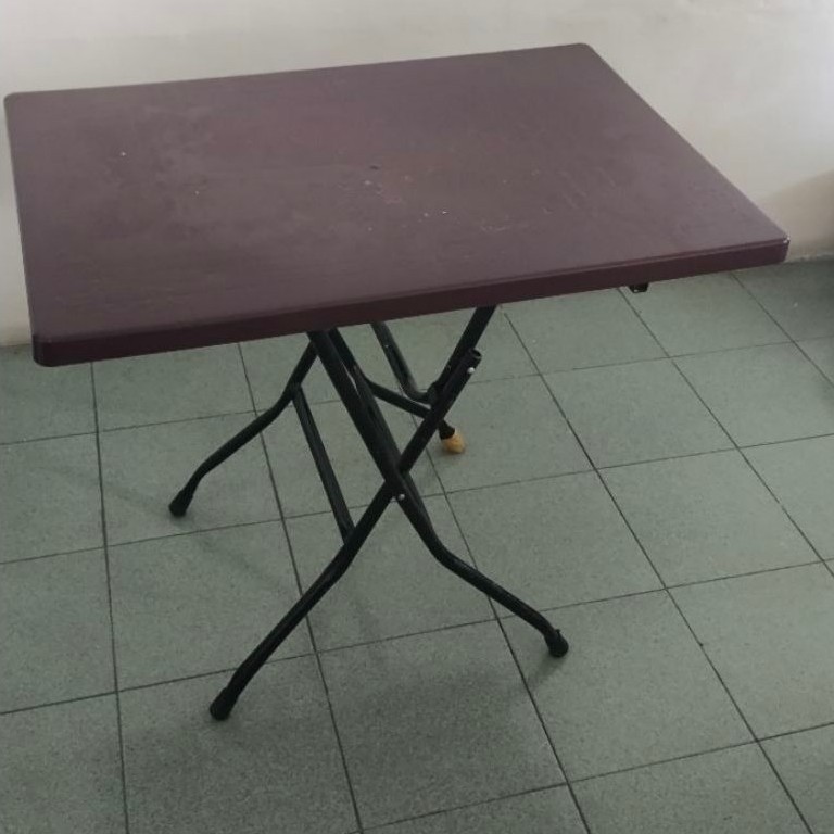 Meja Lipat Meja Makan Plastik Segi Sembayang(Preloved)