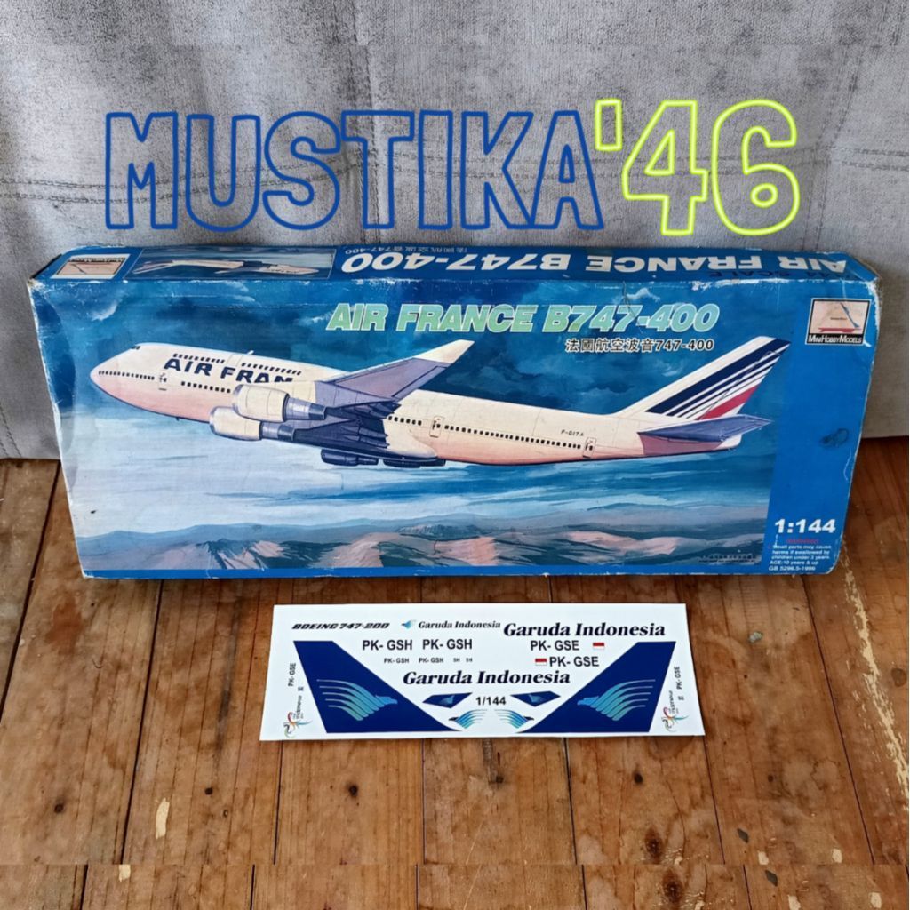 Model kit pesawat terbang Boeing 747-400 Garuda Indonesia