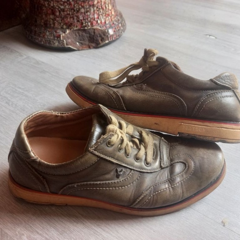 sepatu kasual kulit PLAYBOY second original
