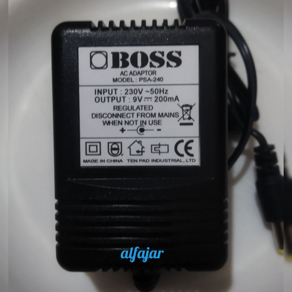 Adaptor Pedal efek atau stompbox Boss Seri ME / VE 9V Negative Center