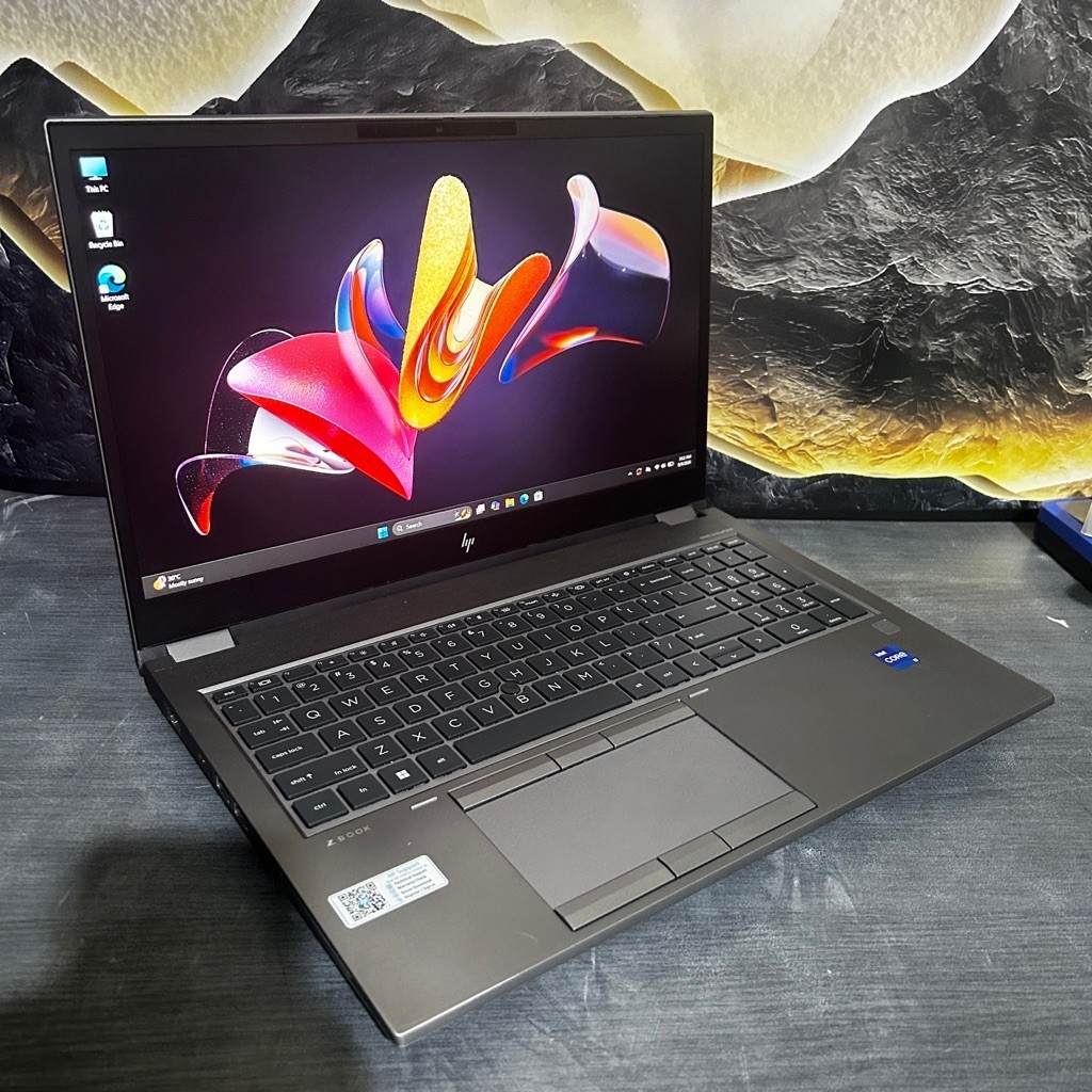 Laptop Workstation HP ZBOOK FURY G8 Intel Core i7 Gen 11800H RAM 64GB SSD 1TB Dual VGA Nvidia RTX A2