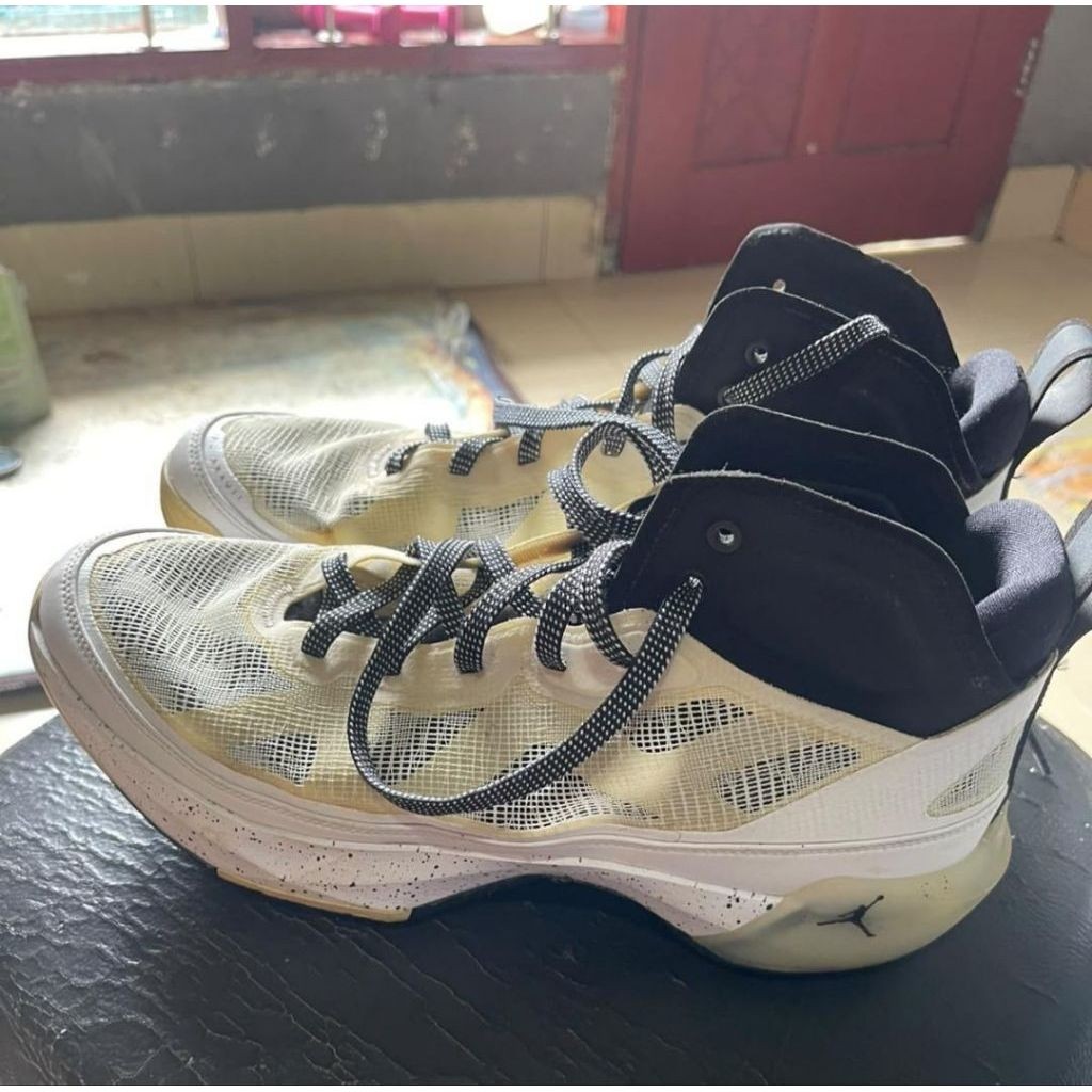 Sepatu Jordan 37 oreo 2022 size 45