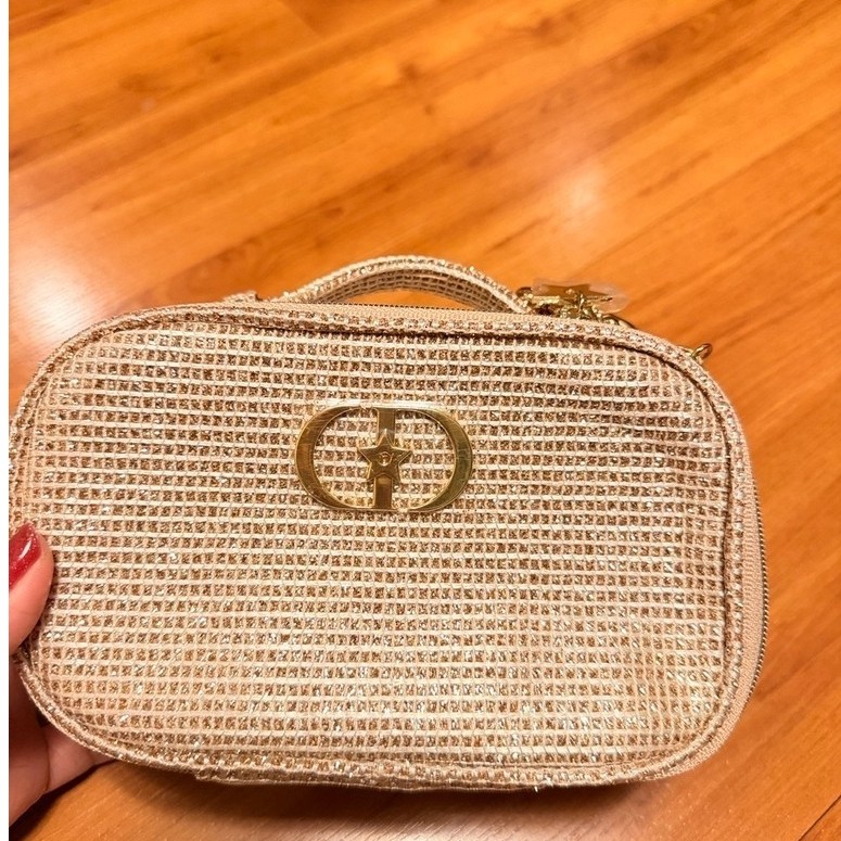 pouch DIOR limited edition (free gift dari pembelian minimum 15 juta)