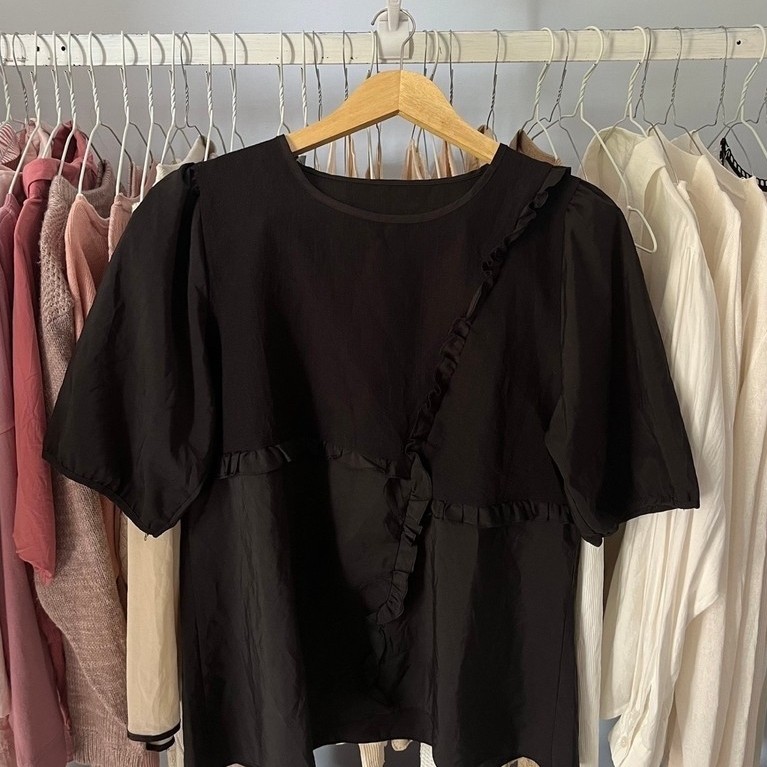 Blouse Hitam Lengan Pendek Balon