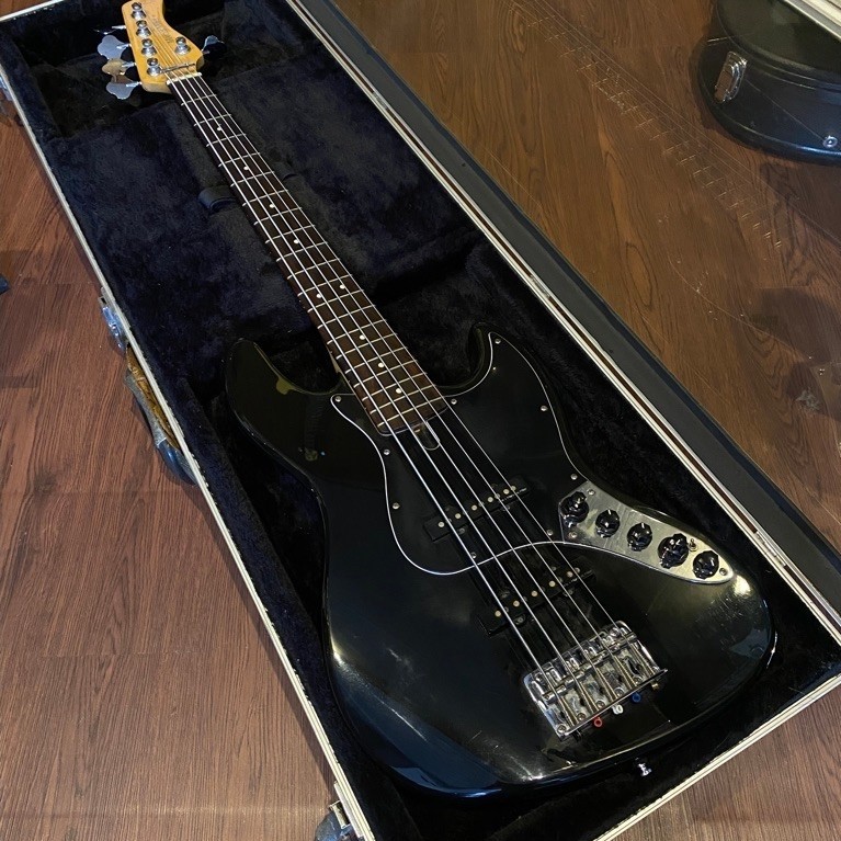 Sire Marcus Miller V3 5-string