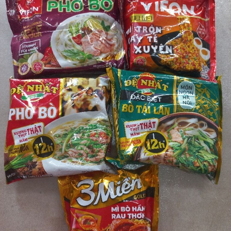 vifon pho bo mie kuah / de nhat pho tron goreng/ de nhat pho tron kuah pho bo /de nhat tumis sapi ku