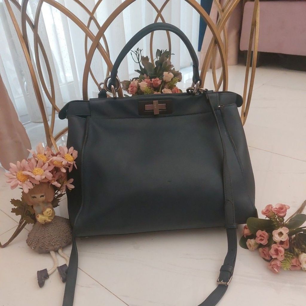 Tas Preloved Fendi feekabo Navi