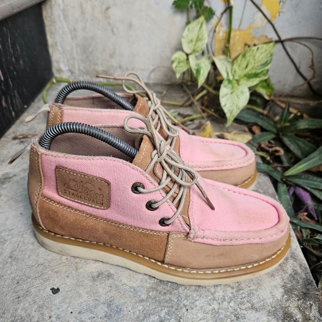 sepatu sneakers wanita second stagechoach size 38(24cm)