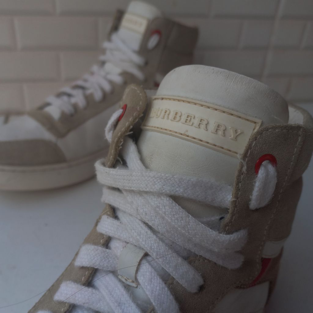 Sepatu second burberry hi top preloved sneaker high