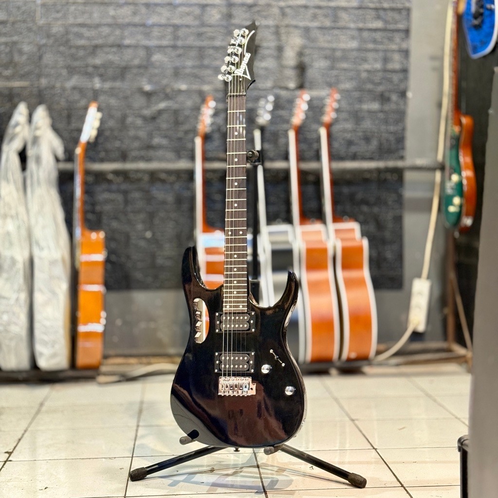Gitar Elektrik Ibanez Hitam Glossy Pick Up Humbucker Sound Rocker