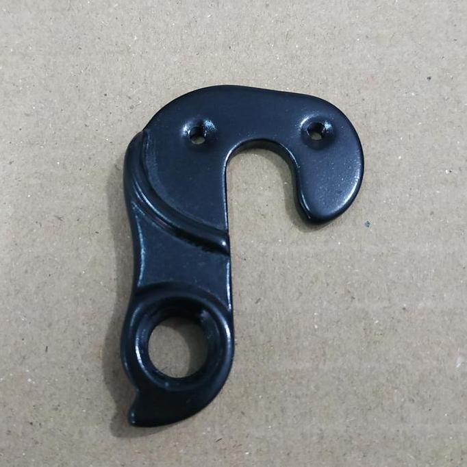 anting rd polygon hitam