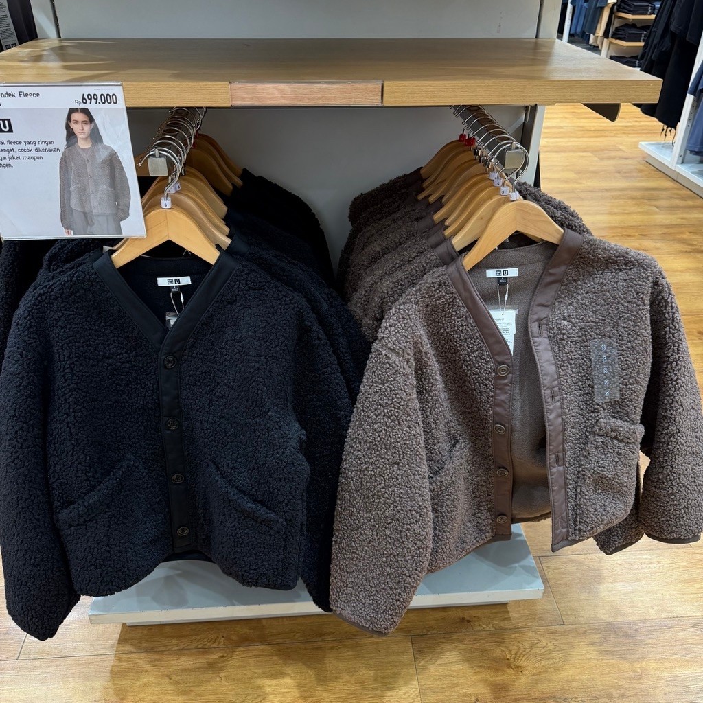 jaket pendek fleece uniqlo U