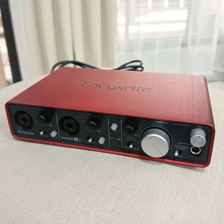 Focusrite 2i4 Gen 1 | Scarlett Audio Interface | Soundcard Bekas