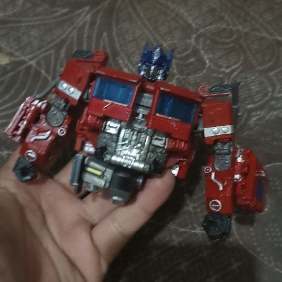 optimus prime aoyi part tidak lengkap