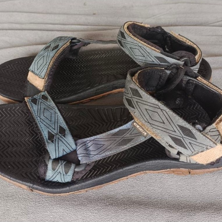 Sandal gunung second original size 43