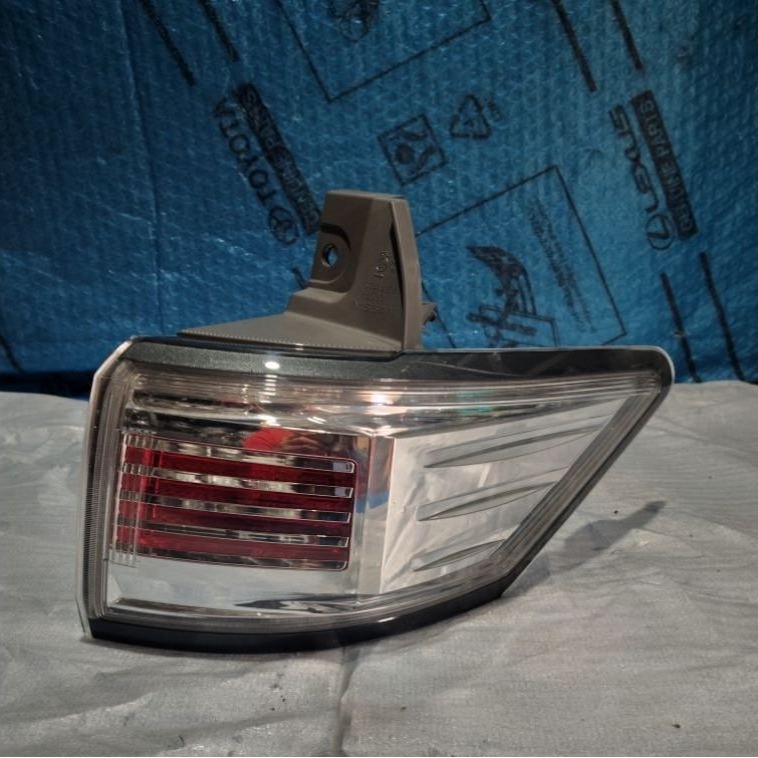 stoplamp Nissan Elgrand E52