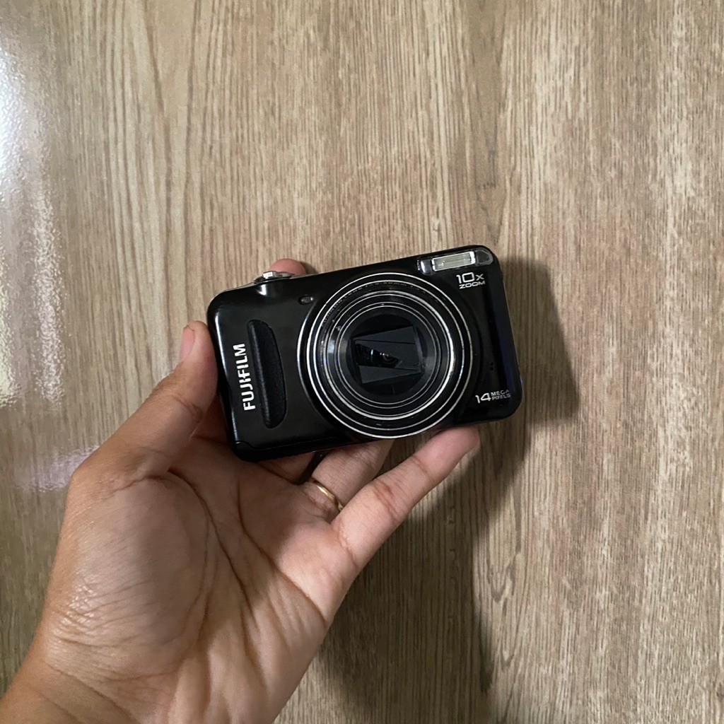 kamera digicam fujifilm finepix T200