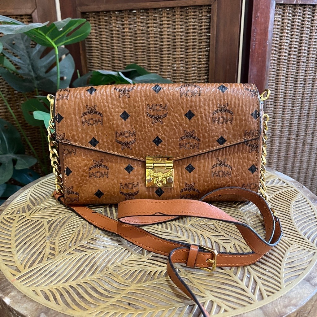 Preloved MCM Sling Bag Kulit