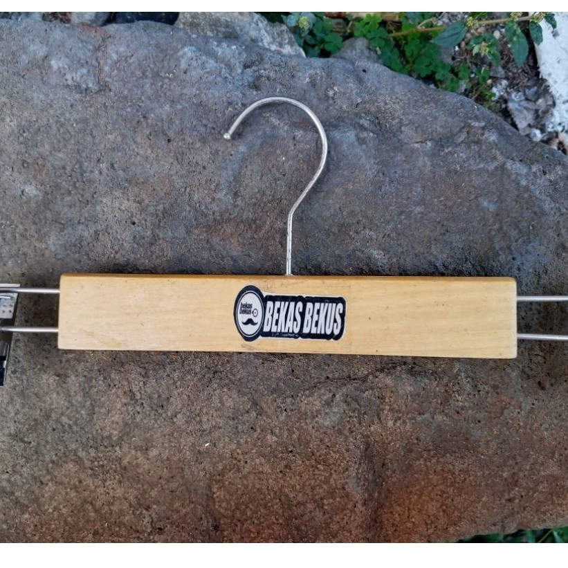 Hanger Celana kayu Ukuran 30cm bekas preloved