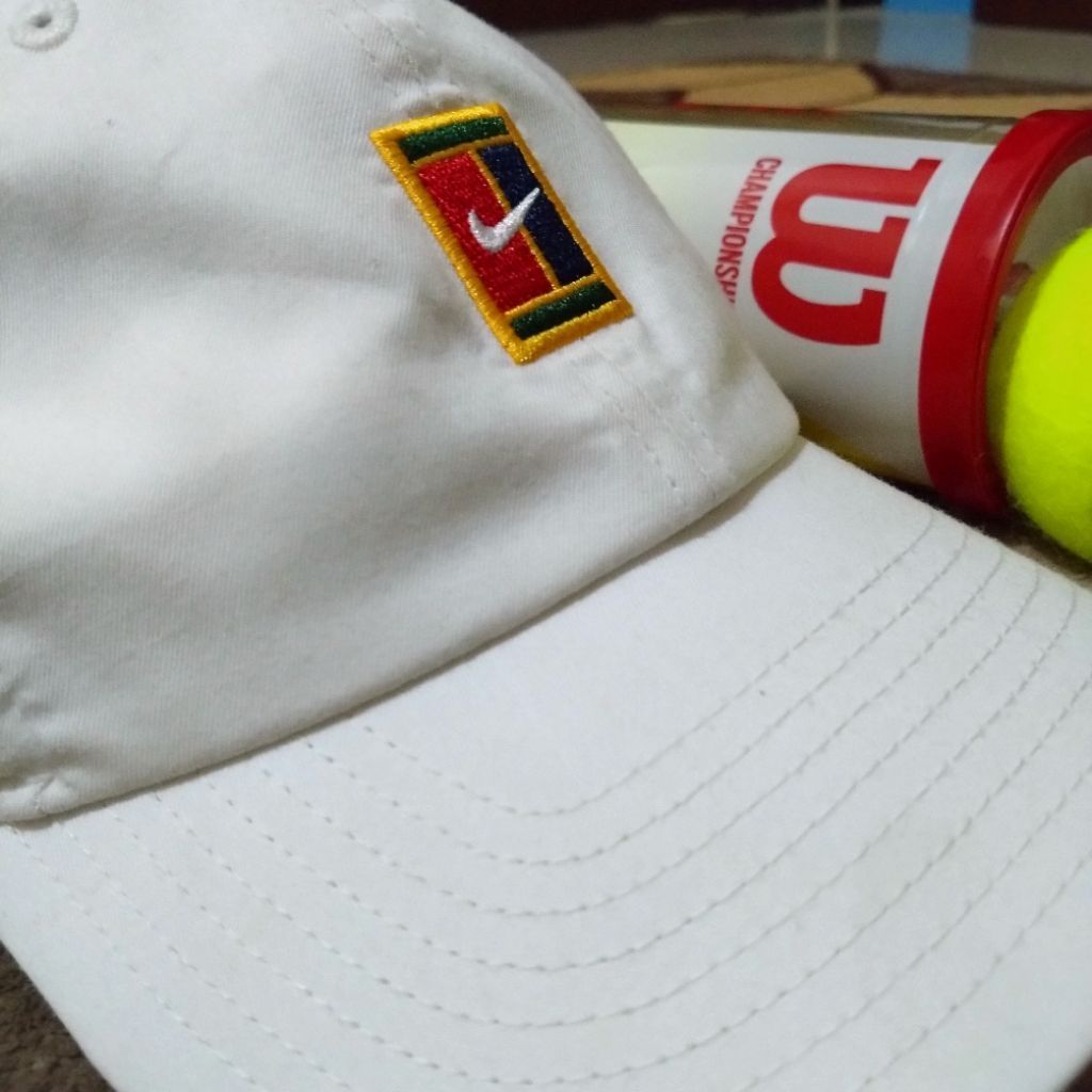 Nike Court/SB Court Heritage Logo Vintage Tennis Cap Topi Tenis/Padel Putih/White