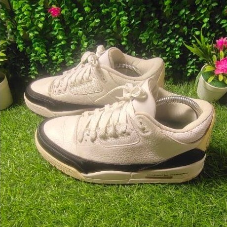 Sepatu NIKE  Fragment Design x Air Jordan 3 Retro SP Size 42