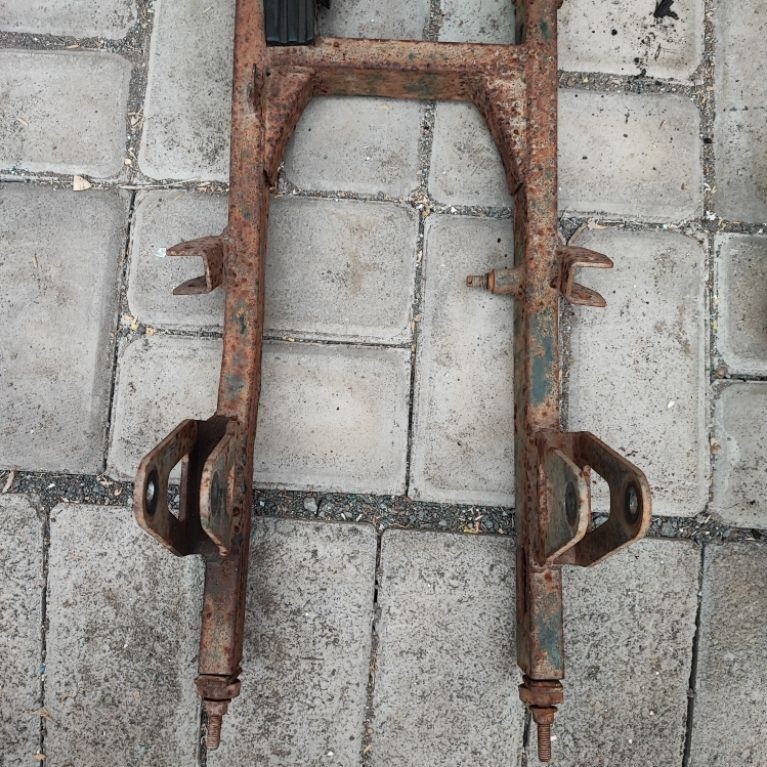 swing arm Suzuki a100 econos arem a100 econos supit arm a100 econos original