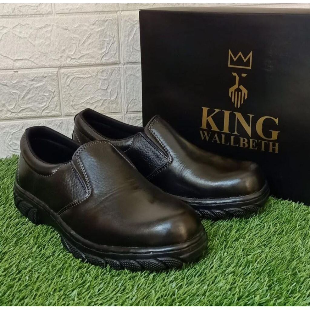 Sepatu Boots Safety Pria Desain Modern dengan Sol Anti-Slip