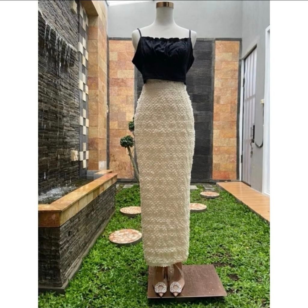 ROK SPAN Tenun Bulu Putih tulang