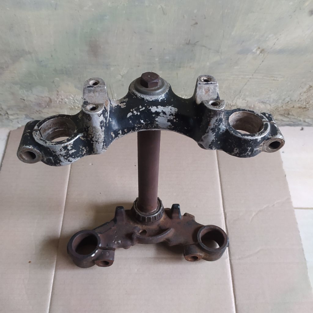 Segitiga T atas bawah  Suzuki TRS original