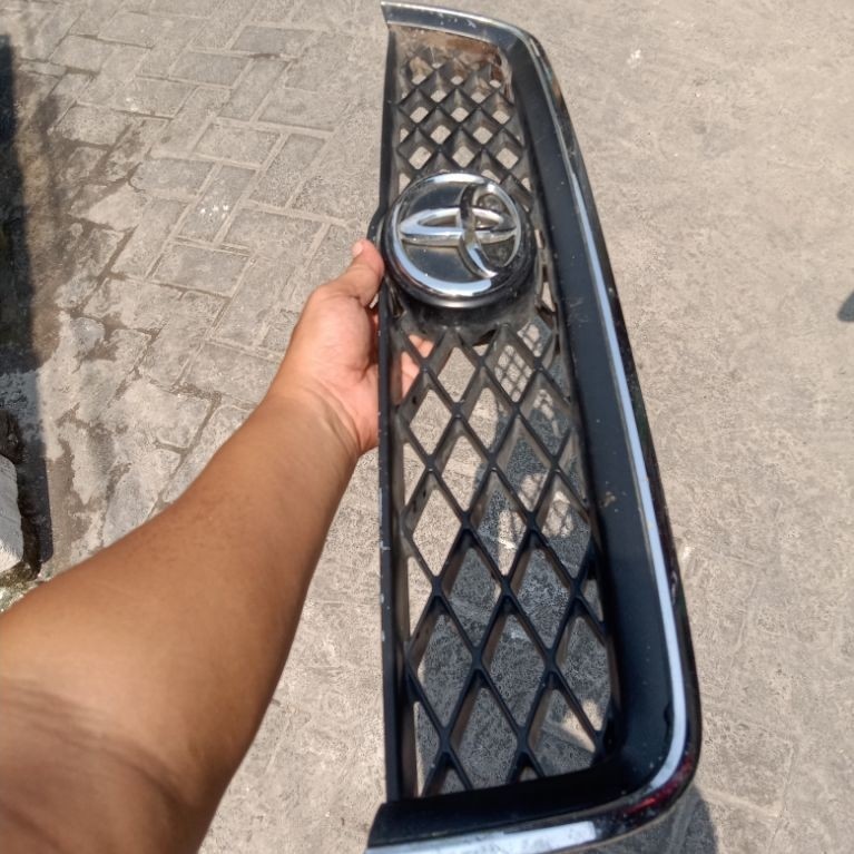 grill Terios lama original baik