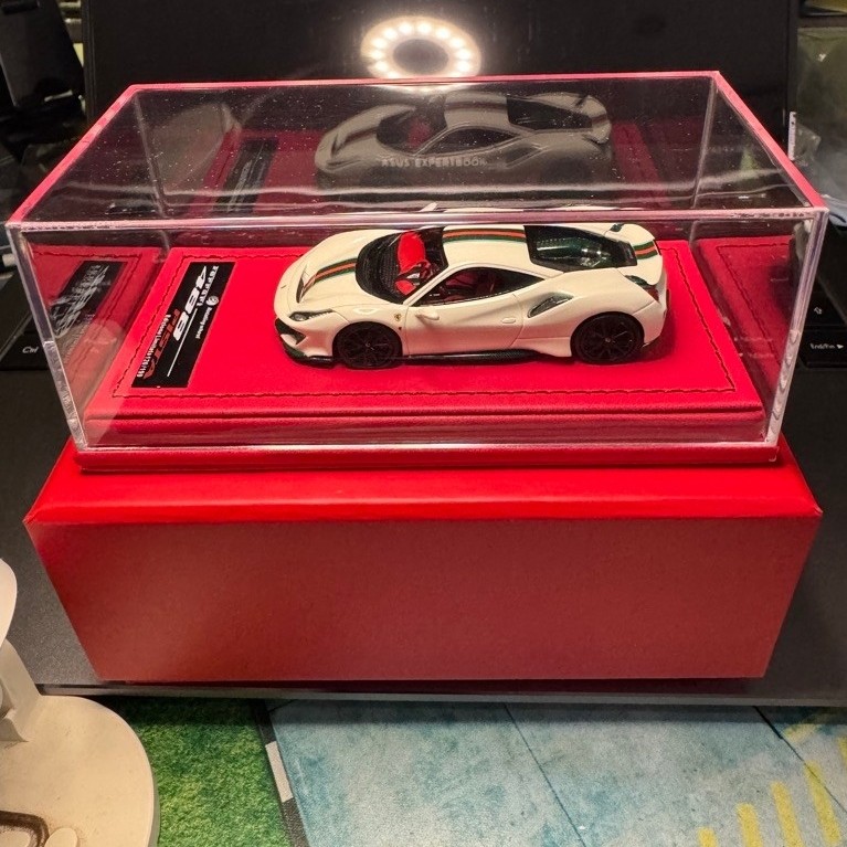 Rotating Wheels 1/64 Scale Ferrari 488 Pista Gemstone White