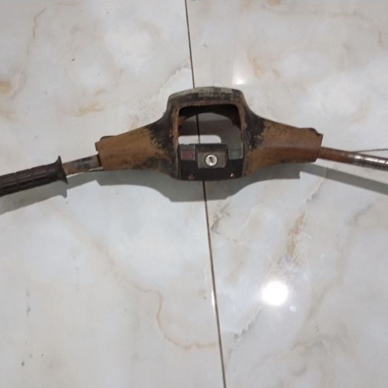 stang setir Yamaha v80 set batok atas second original copotan motor kondisi barang sesuai di poto la