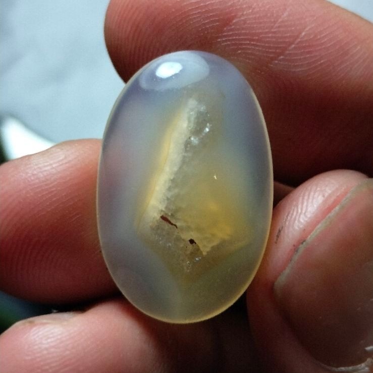 Batu cincin combong putih motif natural