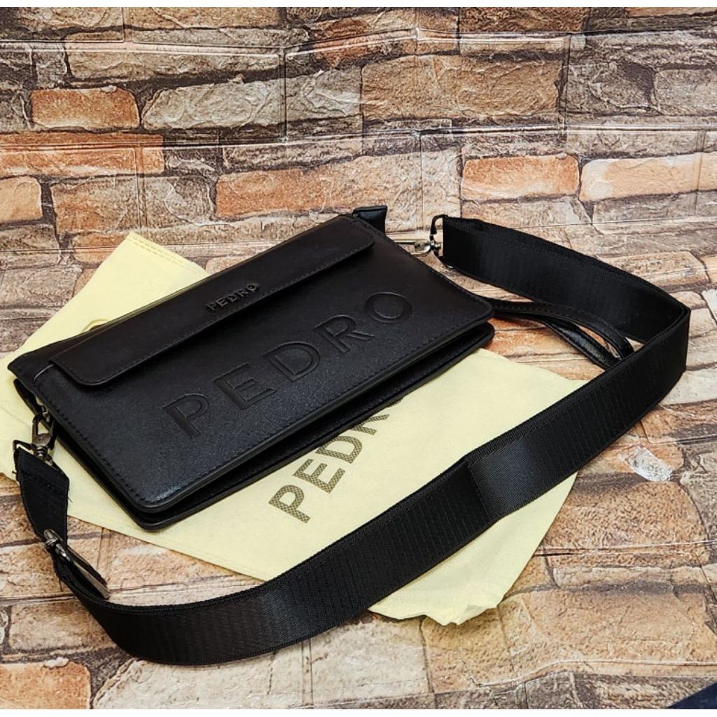 Tas Selempang PEDRO Pria Hitam Model Selempang Premium