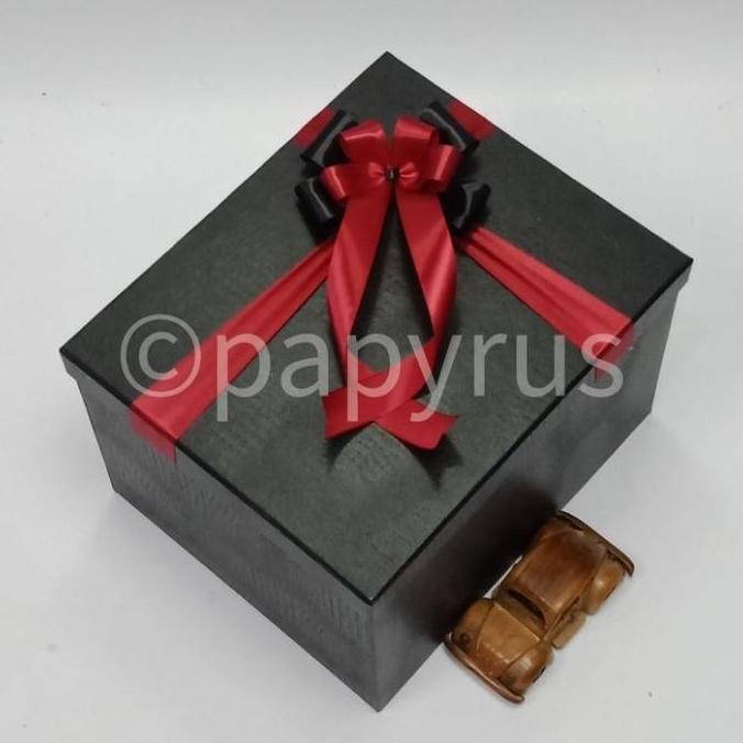 

HOT SALE! PAPYRUS 25x30 Tinggi 20cm Kotak Kado Gift Box