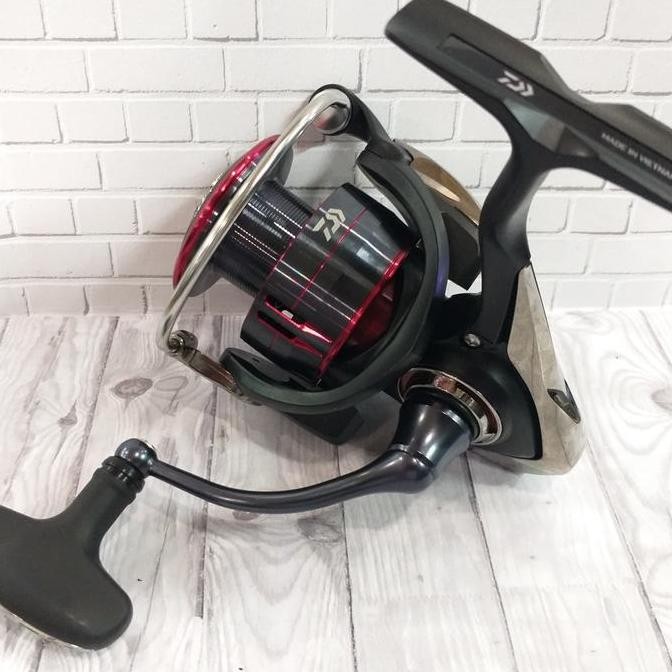 Reel Daiwa FUEGO LT 3000D-C