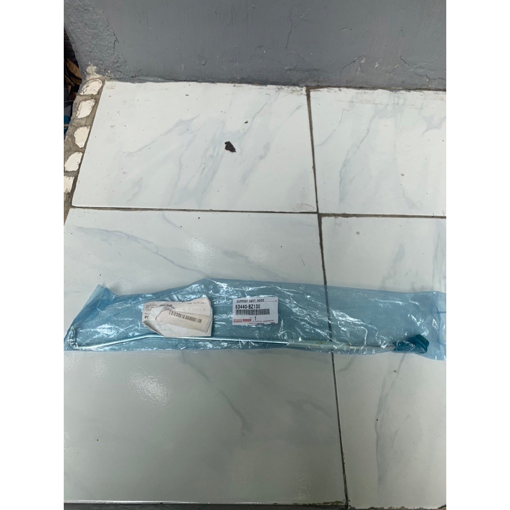 TIANG KAP MESIN TIANG PENYANGGA KAP MESIN AVANZA 2022 UP ORIGINAL