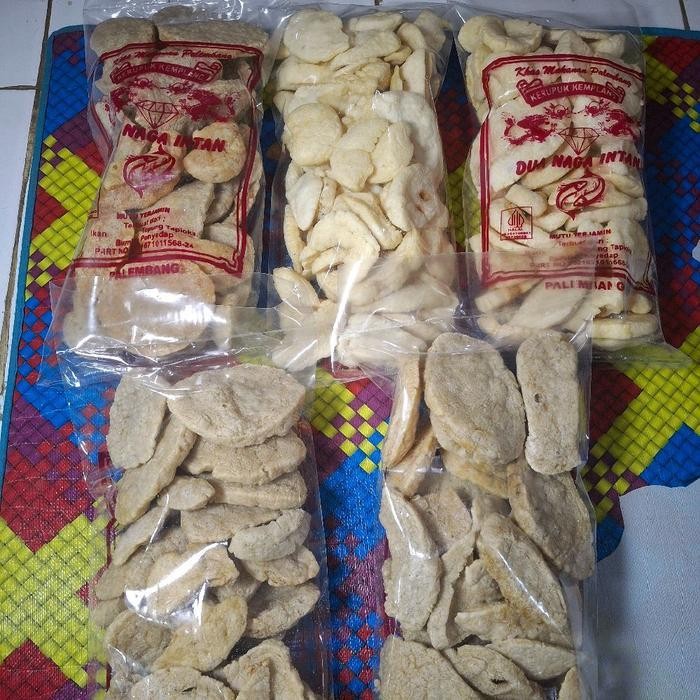 

LS Paket 1 kg pecahan mix berat masing" 200 gram dapat 5 bungkus