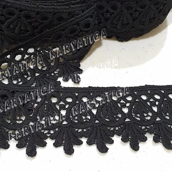 

$$$$] Renda Bordir Giper Hitam Kode 32901 - Lebar 6.5 cm Panjang 15 Yard