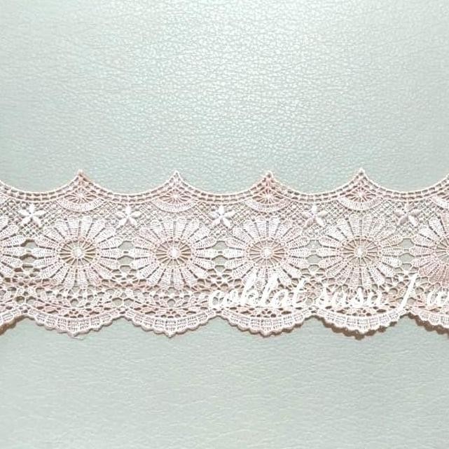 

\\\\\] Renda Giper Bordir Motif Kincir Lebar 9 Cm Coklat Susu (15 yard)