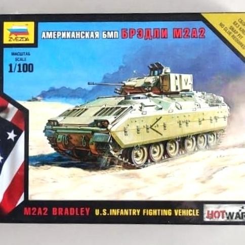 Zvezda 1/100 M2A2 Bradley U.S.Infantry Fighting Vehicle