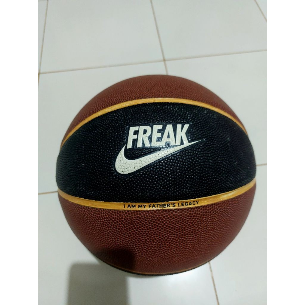Bola Basket Nike