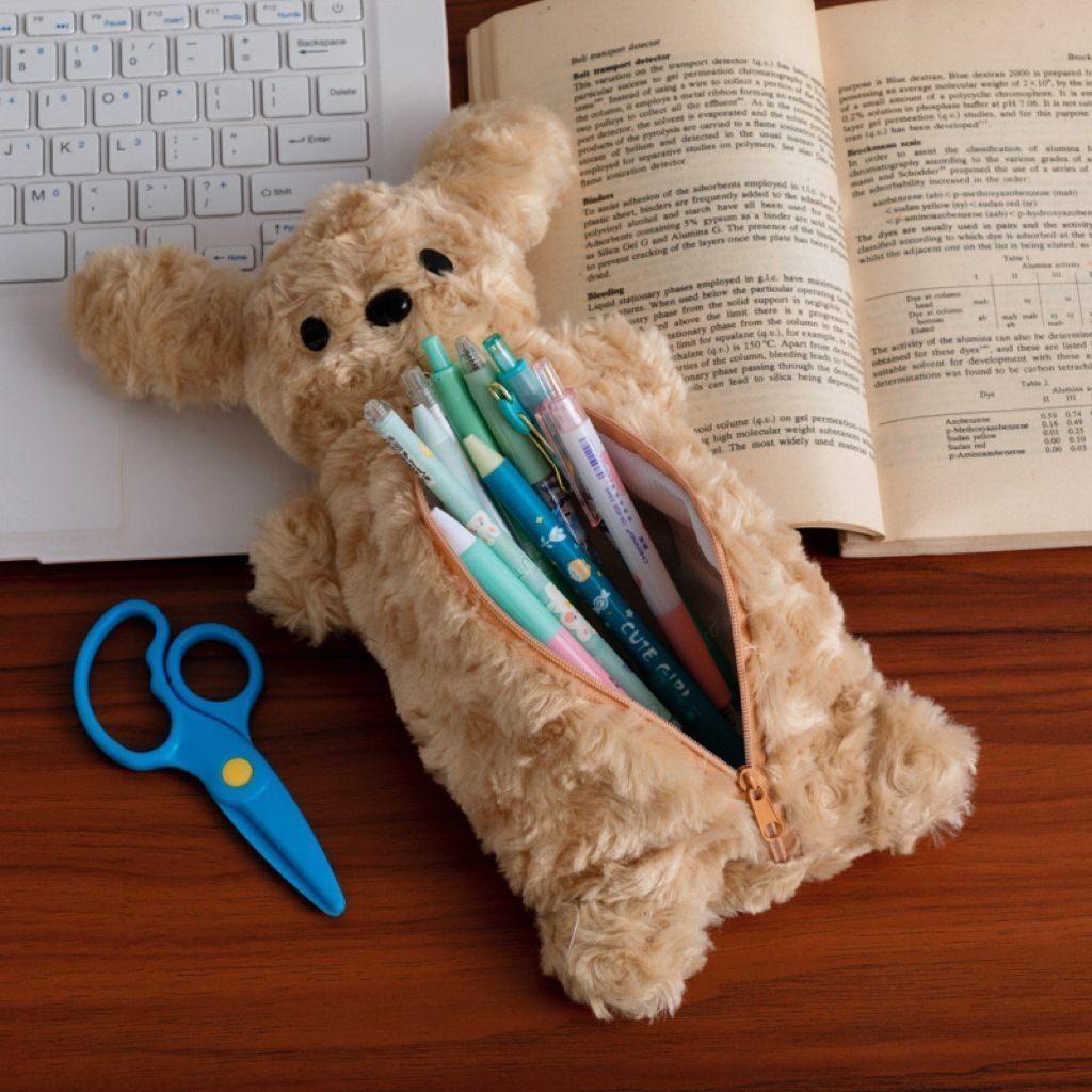 

Kotak Pensil Plush Teddy Kapasitas Besar untuk Siswa Tas Penyimpanan Kartun Lucu