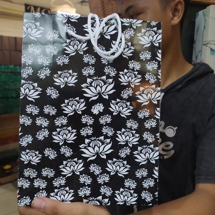 

Diskon Paper Bag Buku Motip New The Best Isi 12Pcs