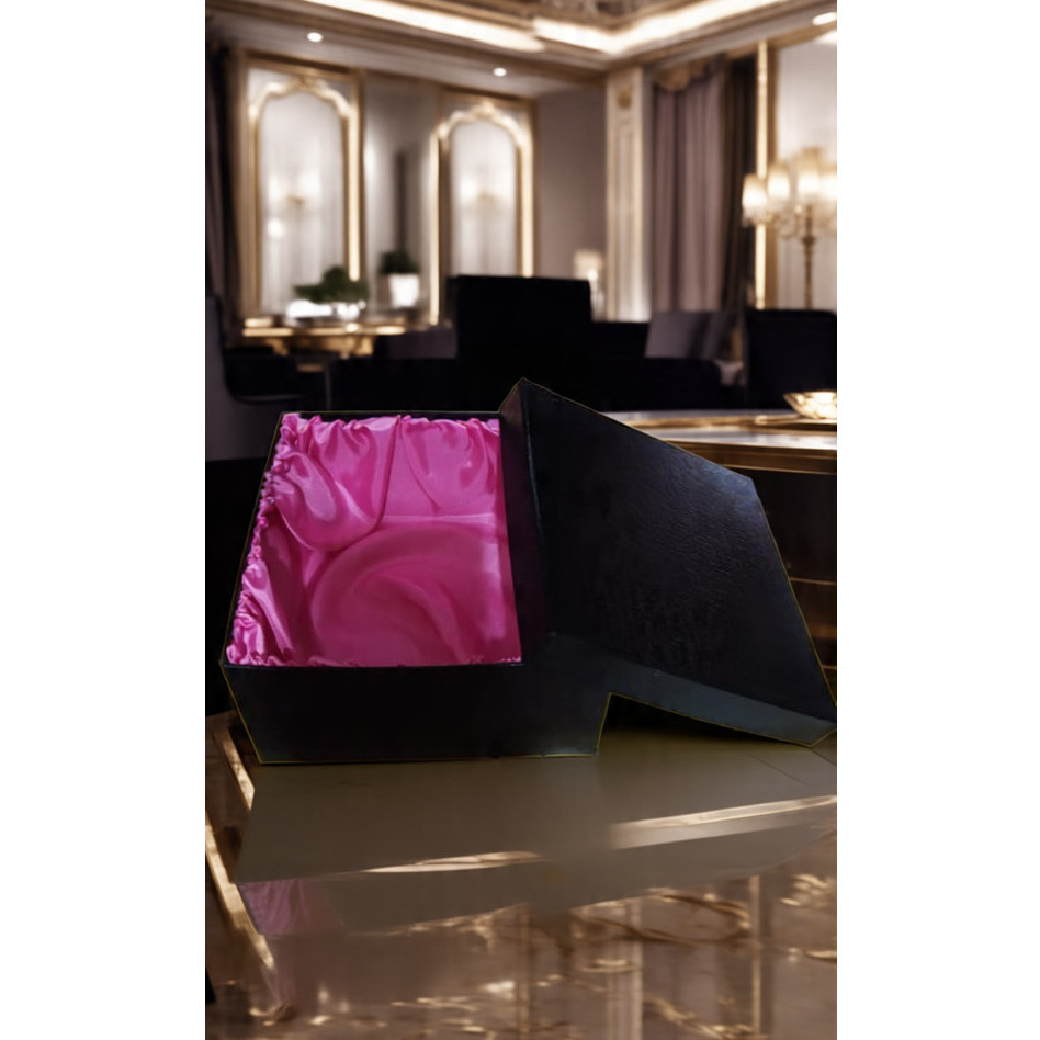 

Kotak Kado Hardbox Tebal 15x15x7.5 cm Gift Box Warna Hitam Untuk Hampers / Souvenir