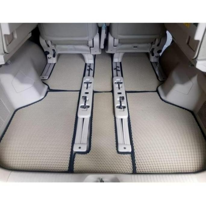 Kaet Mobil Toyota Vellfire 2010