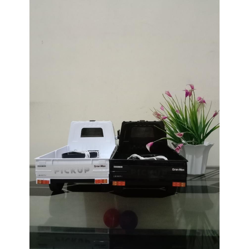 Salt Miniatur Diecast Truk Pick Up Gran Max Putih Dan Hitam Non Music/Mainan Anak Mobil Grand Max Om