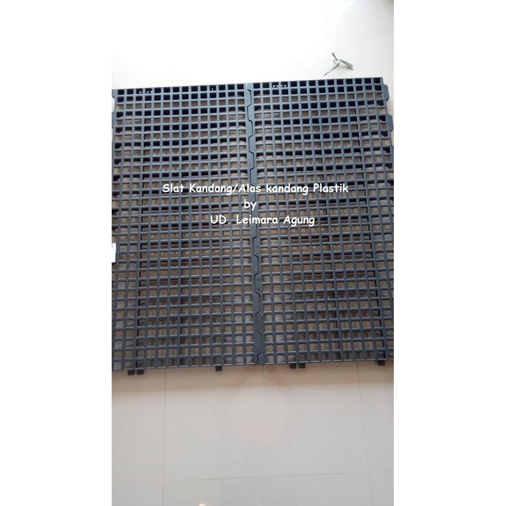 Slat kandang/alas kandang hewan plastik hitam