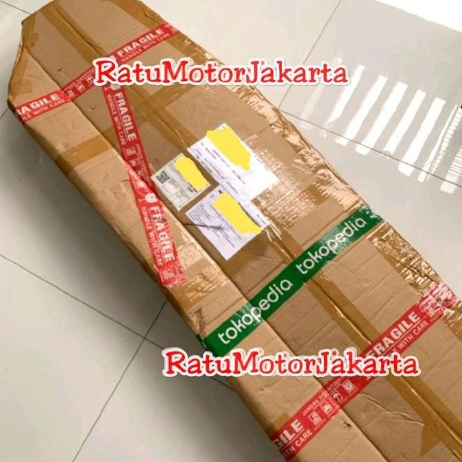 ORINAL TOYOTA Peredam Kap Mesin INNOVA Reborn 2018 (Hood Insulator)